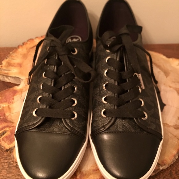 NWOB Michael Kors City Sneakers - Picture 3 of 7